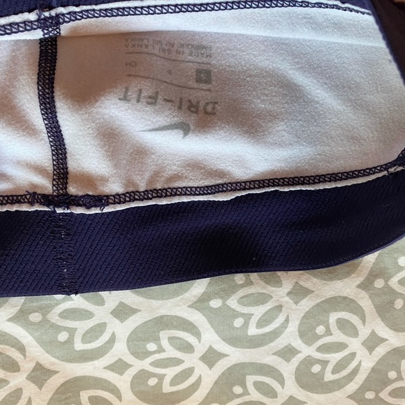 Purple printed nike pro leggings - Picture 3 of 3